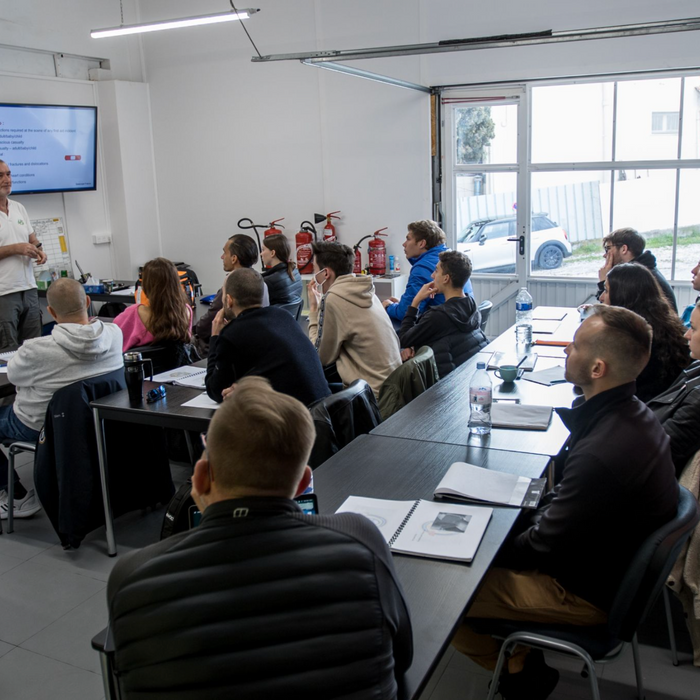 How to Choose the Best Yachting Training School