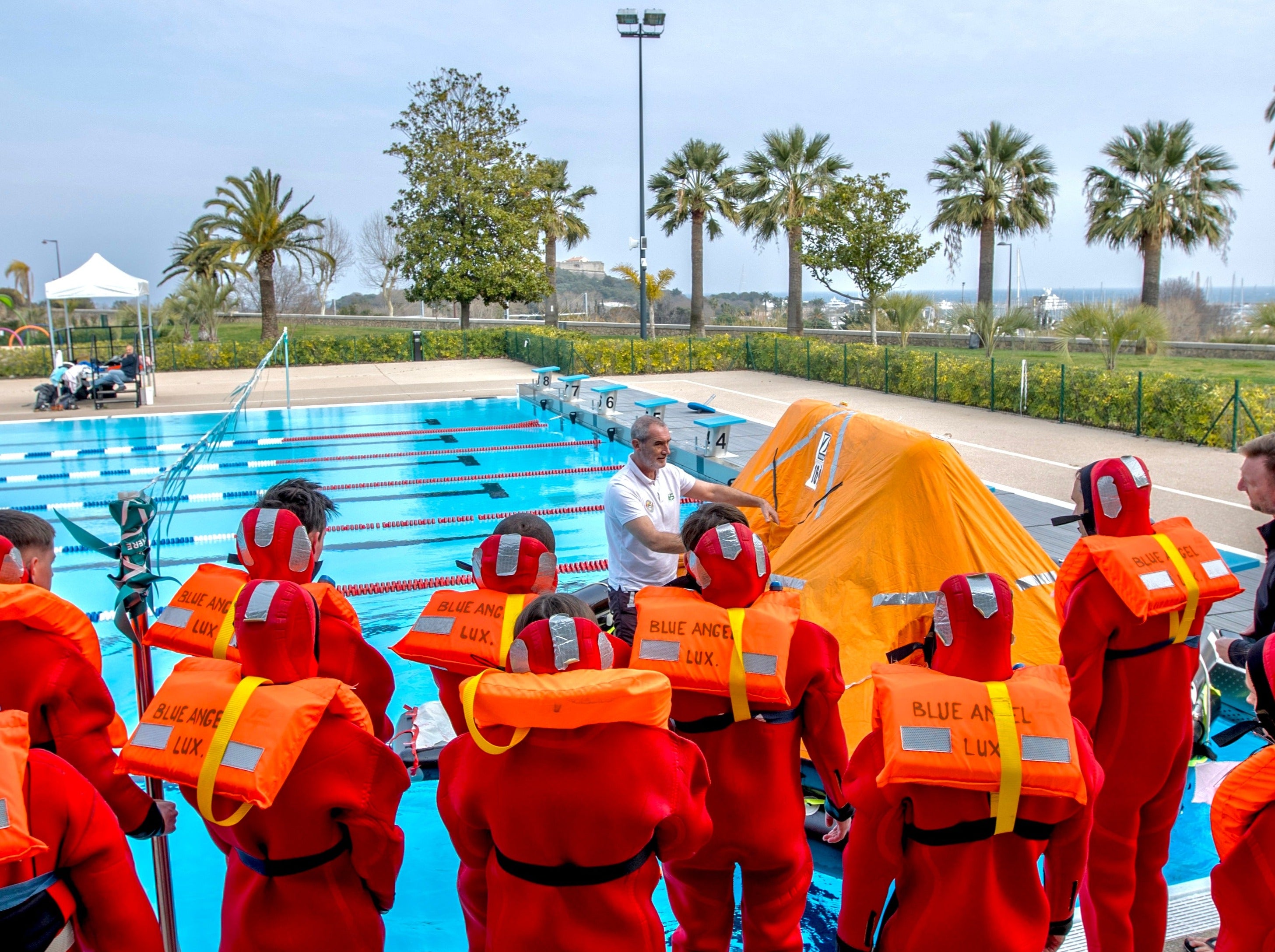 Ged giving instruction to Seascope France students at the swimming pool in Antibes
